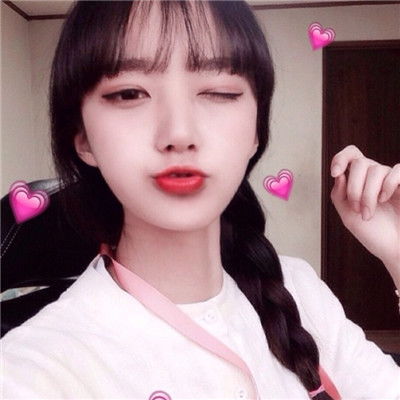 拿着丹药滚